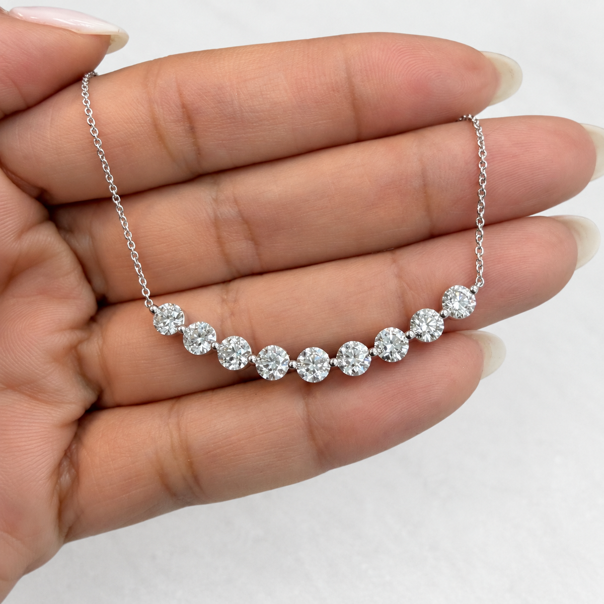 18K White Gold 2.32ctw Natural Diamond Curved Bar Necklace (0.26ct Each)