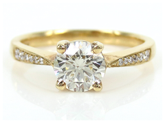 Solitaire Diamond Engagement Ring with accent Diamond Pave - 078cts T.W
